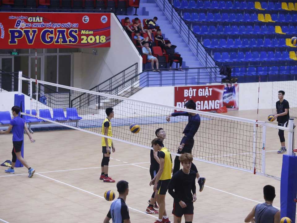 Galvanised steel socketed volleyball posts. Adjustable height from 2m-2.45m. Class A - Image 3