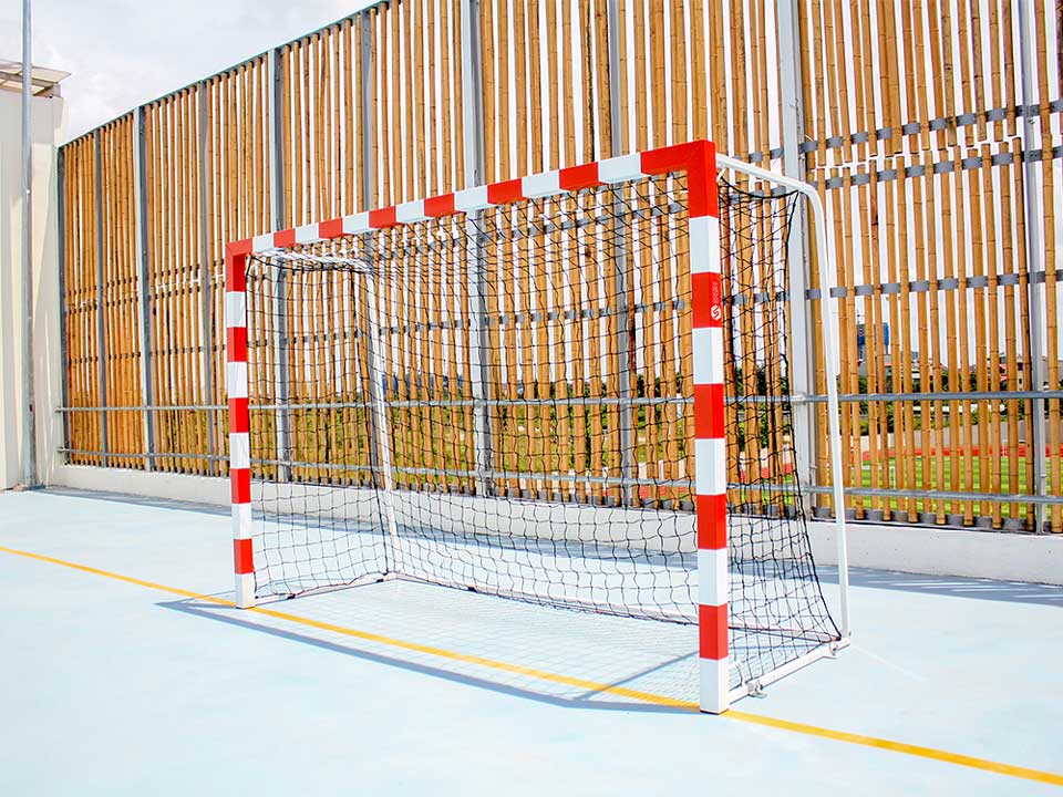 Mobile handball goal. Aluminium front frame
