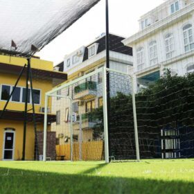 Mobile handball goals. Dimensions : 2.4m x 1.7m. School goals