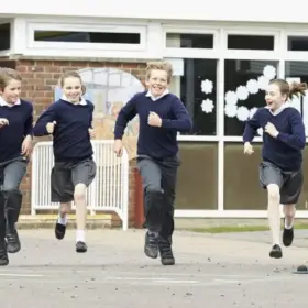 How Outdoor Gym Equipment Can Help Meet Daily Physical Activity Guidelines