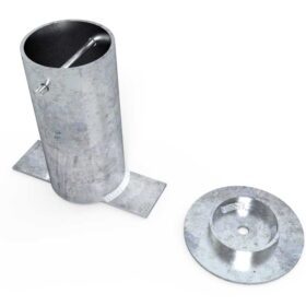 Tennis net height regulator socket